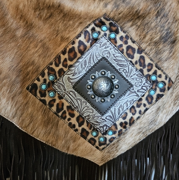 NEW! ARIAT Nashville Genuine Leather Calf Hair Fringe Accent Shoulder Bag Purse. - Picture 4 of 12